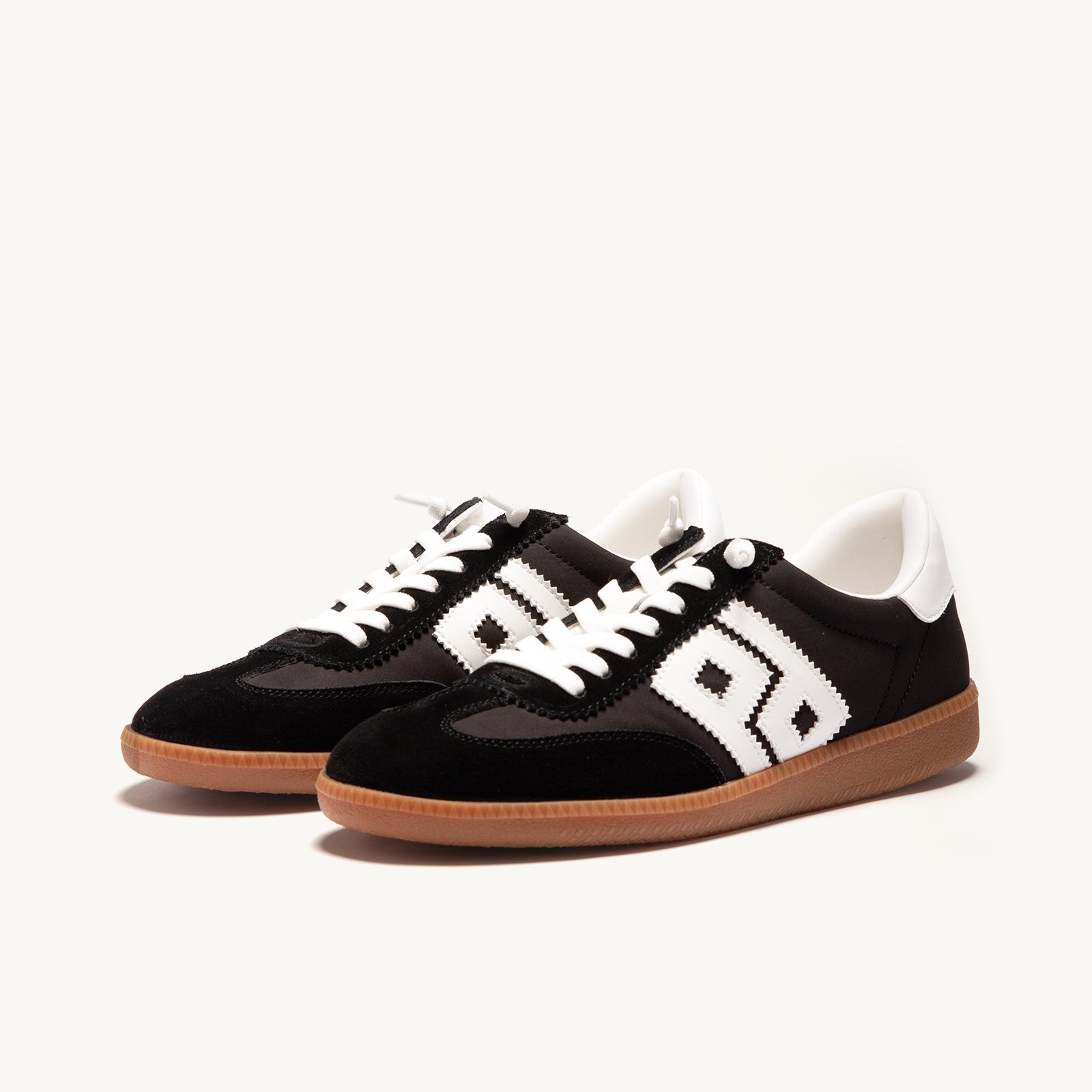 Pacific Way Black White